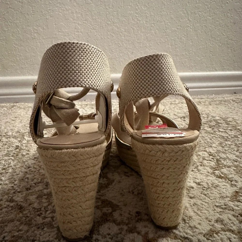 GUESS Elegant Lace-Up Beige Sandals (NO BOX)